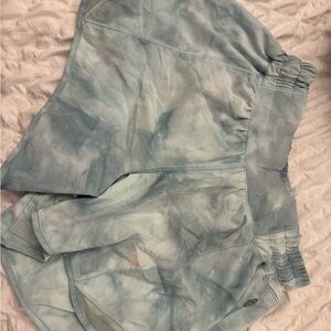 size:2 4in Lululemon shorts